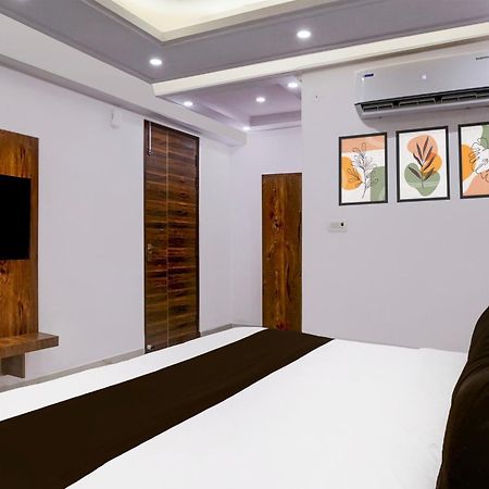 Townhouse Hotel Grand Emporio By Sbg Near Vaishali Metro Station Ghaziabad Exterior foto