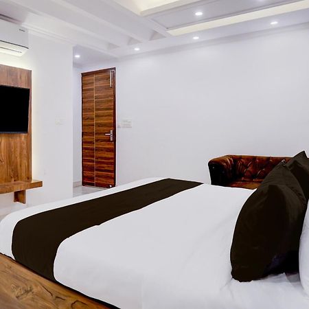 Townhouse Hotel Grand Emporio By Sbg Near Vaishali Metro Station Ghaziabad Exterior foto