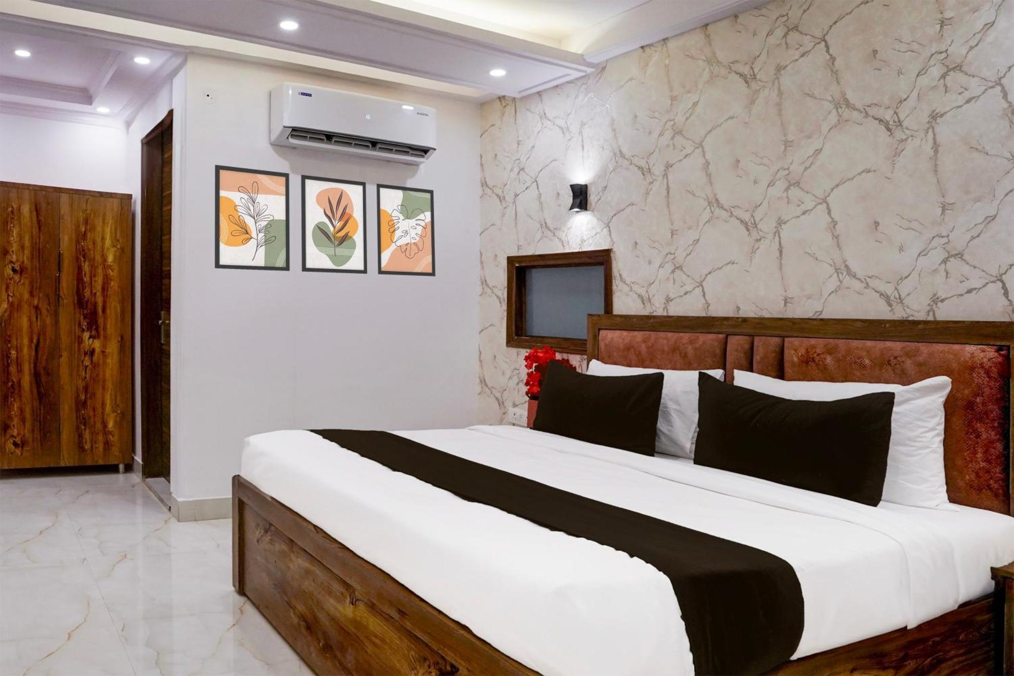 Townhouse Hotel Grand Emporio By Sbg Near Vaishali Metro Station Ghaziabad Exterior foto